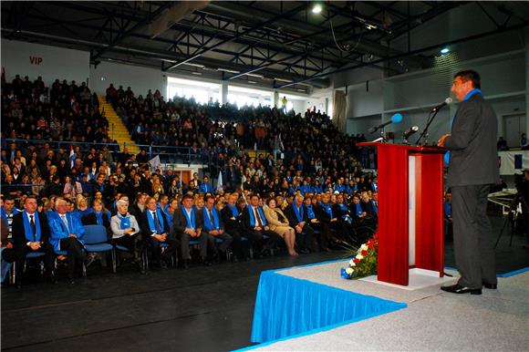 Predizborni skup HDZ-a u Gospiću                                                                                                                                                                                                                