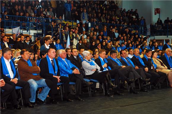 Predizborni skup HDZ-a u Gospiću                                                                                                                                                                                                                