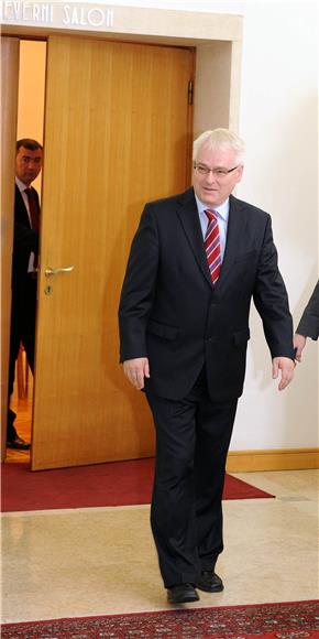 Predsjednik Josipović primio grupu građana na kavu                                                                                                                                                                                              