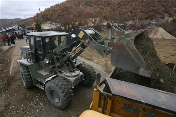 Uklanjanje barikada na sjeveru Kosova                                                                                                                                                                                                           