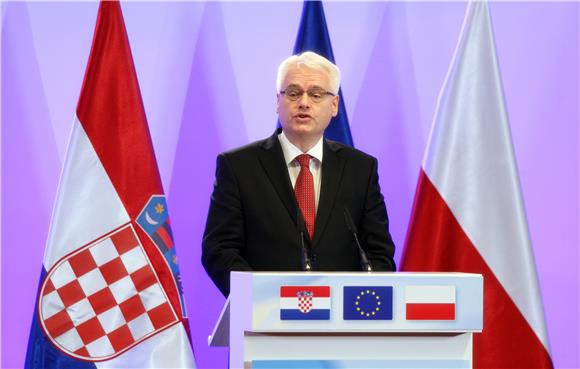 Josipović: danas svjedočimo povijesnom činu                                                                                                                                                                                                     