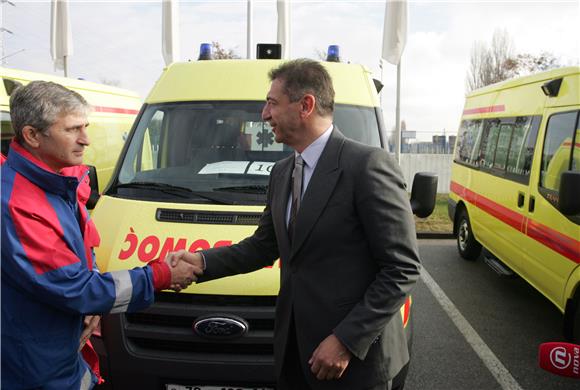 Milinović dodijelio nova vozila hitne pomoći                                                                                                                                                                                                    