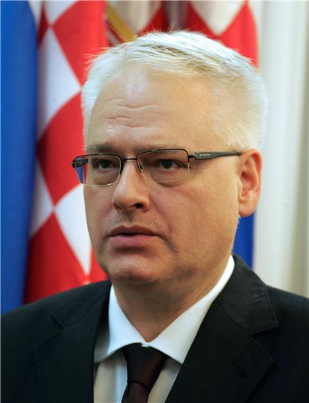 Josipović: Nedopustivo je ponovo prijetiti ratom u BiH                                                                                                                                                                                          