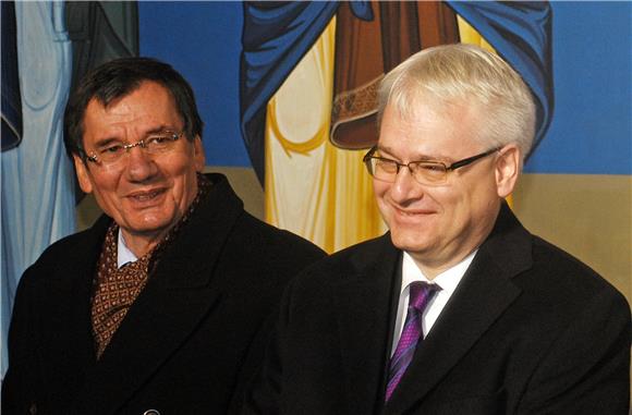 Josipović prisustvovao bogoslužju u Srpskoj pravoslavnoj crkvi Sv. Nikole u Karlovcu                                                                                                                                                            