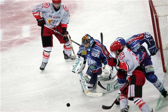 Arena Ice Fever 2012.: Medveščak - Acroni Jesenice                                                                                                                                                                                              