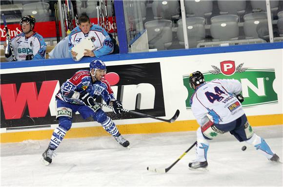 Arena Ice Fever 2012.: Medveščak - Alba Volan                                                                                                                                                                                                   