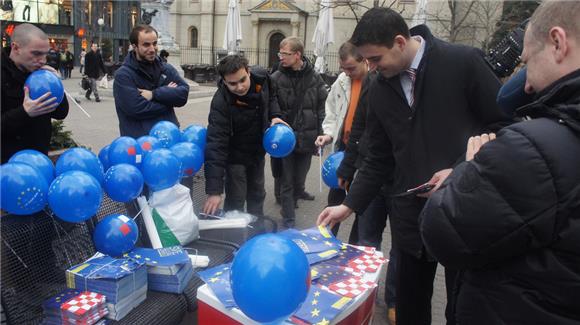 Bernardić pozvao građane da glasuju za ulazak u EU                                                                                                                                                                                              