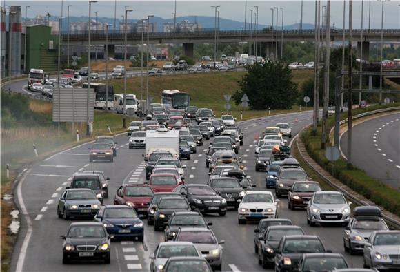 Poslovni kupci podigli tržište automobila                                                                                                                                                                                                       