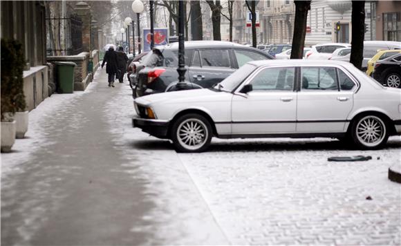 Snijeg otežava promet u gotovo cijeloj zemlji                                                                                                                                                                                                   