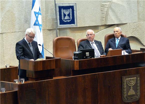 Josipović se u Knessetu ispričao za zločine nad Židovima                                                                                                                                                                                        