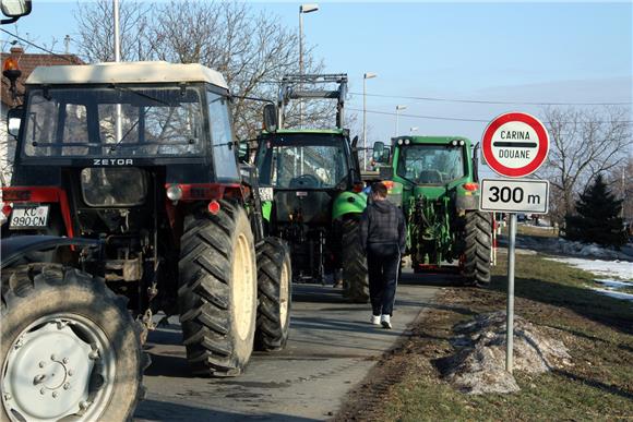 Prosvjed traktorima kod graničnog prijelaza Gola                                                                                                                                                                                                