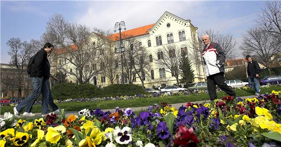 DHMZ: u petak i subotu oko 15 stupnjeva, ponegdje i 20                                                                                                                                                                                          