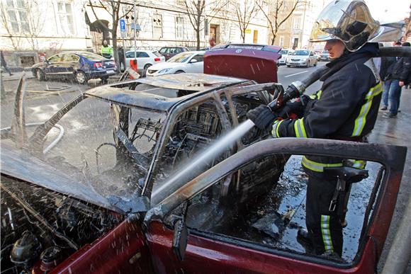 Zapalio se osobni automobil                                                                                                                                                                                                                     