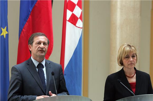 Ministrica vanjskih poslova Vesna Pusić sa slovenskim kolegom Karlom Erjavcem                                                                                                                                                                   