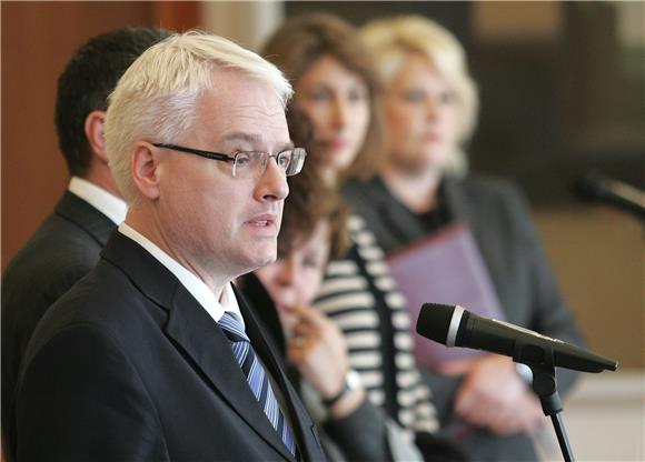 Predsjednik Josipović sa ministrima kulture Hrvatske i Srbije                                                                                                                                                                                   