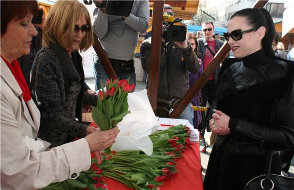 Kupimo omiljeni cvijet Ane Rukavina                                                                                                                                                                                                             