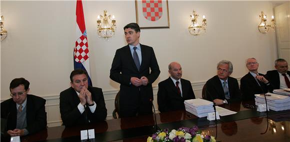 Potpisan Ugovor o koncesiji za upravljanje ZL Zagreb između RH i ZAIC                                                                                                                                                                           