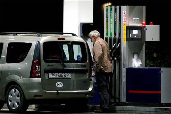 Ministarstvo: cijene benzina veće 3 ili 4 lipe, dizela manje od 11 do 13 lipa                                                                                                                                                                   