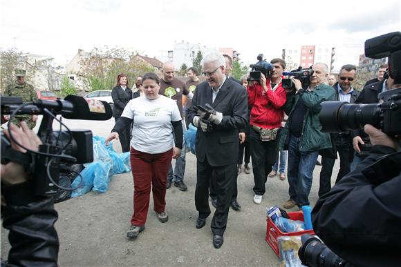 Državni vrh u akciji 'Zelena čistka-jedan dan za čisti okoliš'                                                                                                                                                                                  