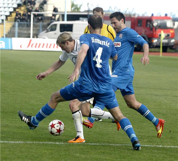 Rijeka - Dinamo 1-0 (poluvrijeme)                                                                                                                                                                                                               