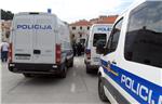 Policija osigurava sudskog ovršitelja Jadrankamena i 'čuva' kuće sindikalaca                                                                                                                                                                    