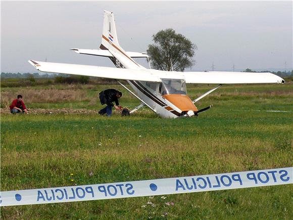 Pri slijetanju oštećena Cesna 210                                                                                                                                                                                                               