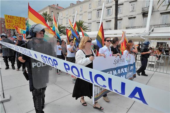 Povorka Split Pridea došla na praznu Rivu                                                                                                                                                                                                       