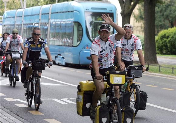 Članovi biciklističkog kluba Pedalinac krenuli na OI u London                                                                                                                                                                                   