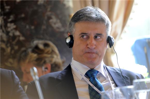 Karamarko traži ubrzanje ratifikacije pristupnog ugovora                                                                                                                                                                                        