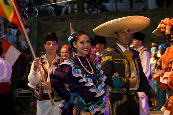 U Karlovcu otvoren 15. međunarodni festival folklora                                                                                                                                                                                            