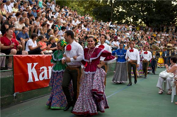 U Karlovcu otvoren 15. međunarodni festival folklora                                                                                                                                                                                            