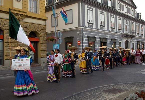 U Karlovcu otvoren 15. međunarodni festival folklora                                                                                                                                                                                            