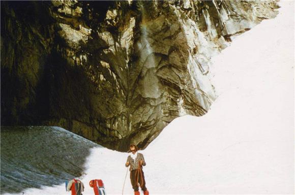 Pokopani alpinisti poginuli 1974. godine                                                                                                                                                                                                        