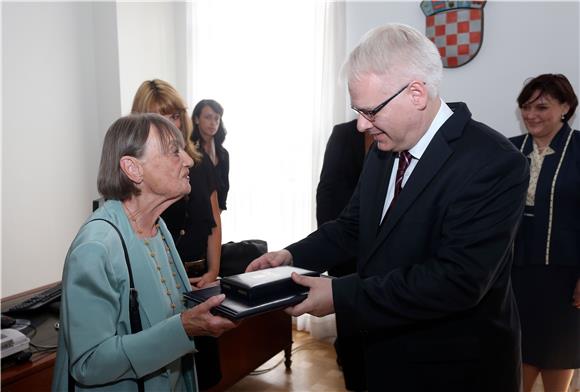 Predsjednik Josipović posthumno odlikovao Cviića i Franolića                                                                                                                                                                                    