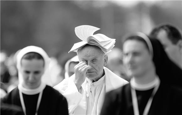 Otvorena izložba ''Hrvatska novinska fotografija''- fotoreporter Hine dvostruko nagrađen                                                                                                                                                        