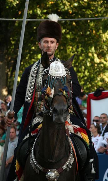 Alen Filipović Grčić slavodobitnik 297. Sinjske alke                                                                                                                                                                                            