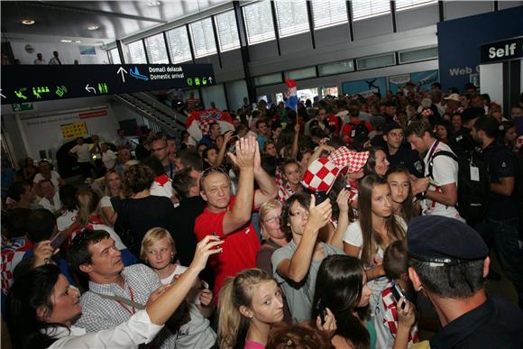 Olimpijci svečano dočekani u zagrebačkoj zračnoj luci                                                                                                                                                                                           