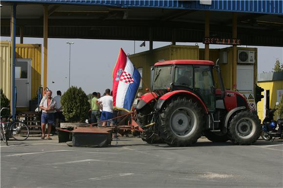 Jakuševčani i dalje blokiraju ulaz u odlagalište otpada                                                                                                                                                                                         