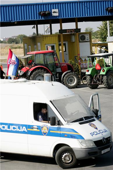 Jakuševčani i dalje blokiraju ulaz u odlagalište otpada                                                                                                                                                                                         