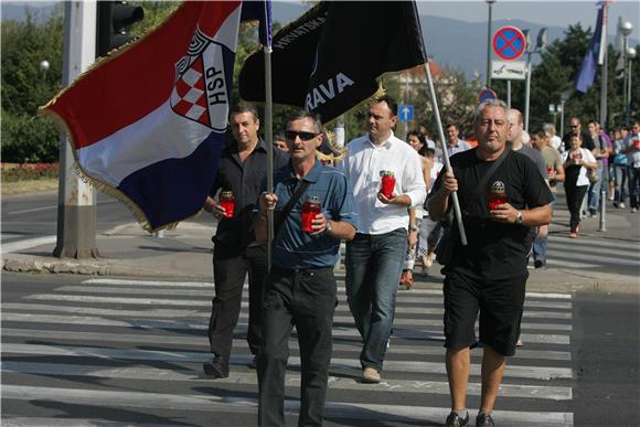 Izaslanstva HSP-a zapalili svijeće u ulicama koje nose ime Vukovara                                                                                                                                                                             