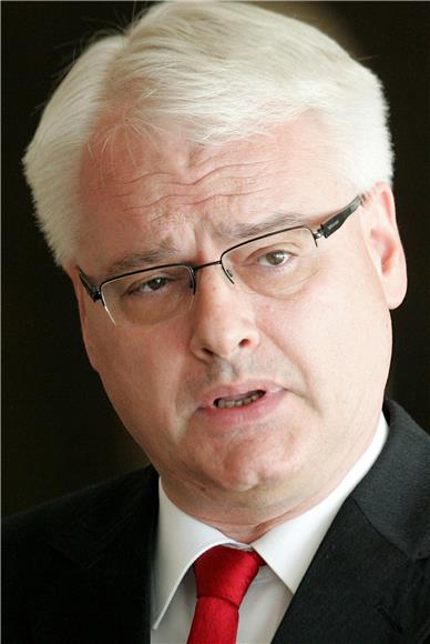 Josipović za Tanjug: Doći će vrijeme i za susret s Nikolićem                                                                                                                                                                                    