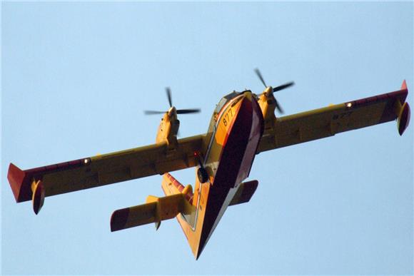 Fronta požara kod Jablanice 15 km; požar gase i hrvatski canadairi                                                                                                                                                                              