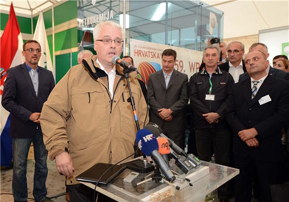 U Biograd na moru svečano otvoreno 59. svjetsko natjecanje u oranju                                                                                                                                                                             