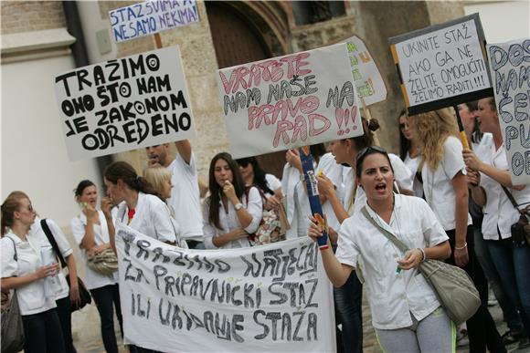 Prosvjed studenata zdravstvenih studija                                                                                                                                                                                                         