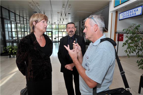 Ruža Tomašić na izbornom zboru HSP-a Ante Starčević u Splitu                                                                                                                                                                                    