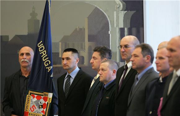 Predsjednik Josipović primio izaslanstvo Udruge veterana 5. gardijske brigade                                                                                                                                                                   