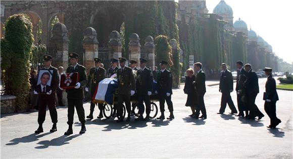 Na Mirogoju počela ceremonija posljednjeg ispraća Borisa Šprema                                                                                                                                                                                 