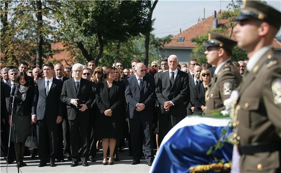 Na Mirogoju počela ceremonija posljednjeg ispraća Borisa Šprema                                                                                                                                                                                 