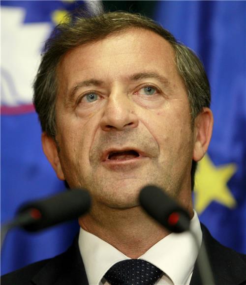 Erjavec i dalje traži povlačenje punomoći za tužbe                                                                                                                                                                                              