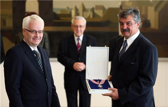 Predsjednik Josipović odlikovao osvajače medalja s Olimpijskih i Paraolimpijskih igara u Londonu                                                                                                                                                